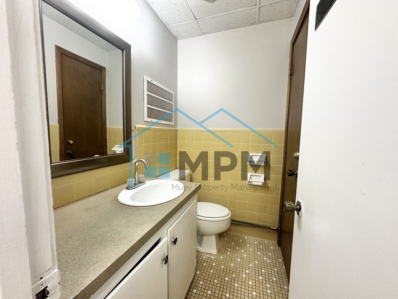 2111 Honor St #1 - Photo 7 of 9