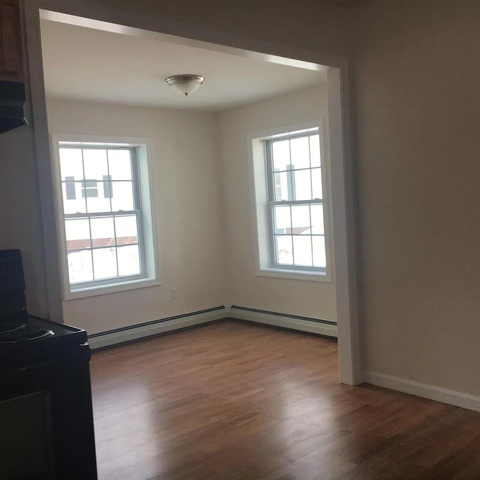 15 Jordan St #1 - Photo 5 of 15