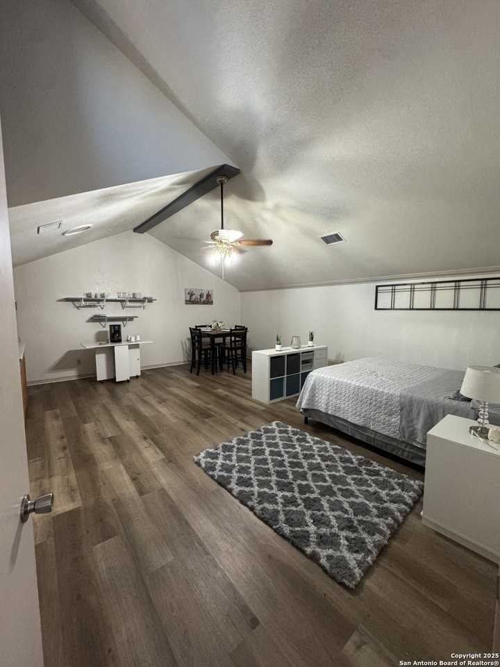 8411 Echo Creek Ln - Photo 7 of 21