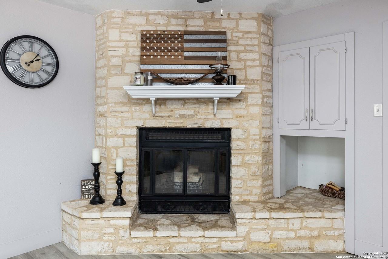 1267 E Common St - Photo 4 of 33