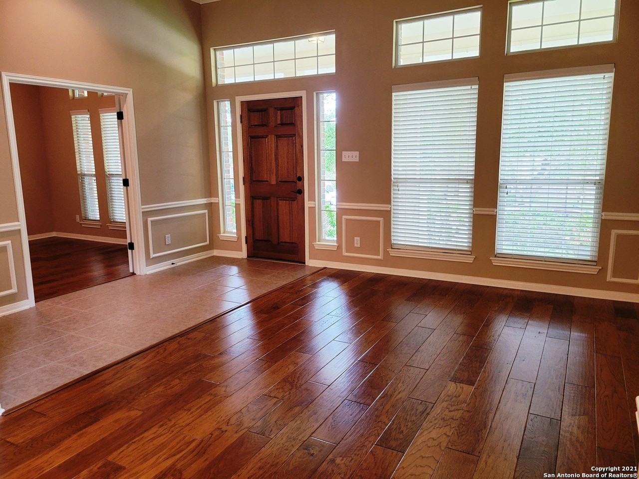 2524 Melville Ln - Photo 4 of 35