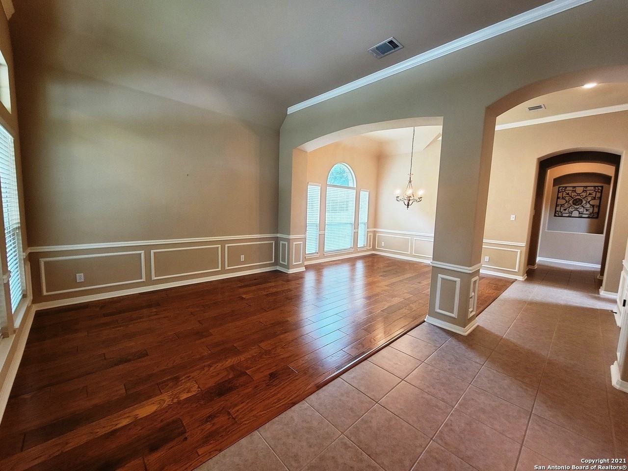 2524 Melville Ln - Photo 5 of 35