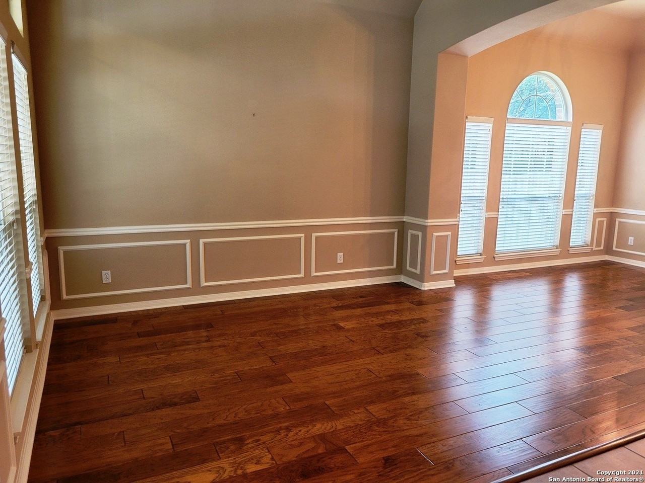 2524 Melville Ln - Photo 6 of 35