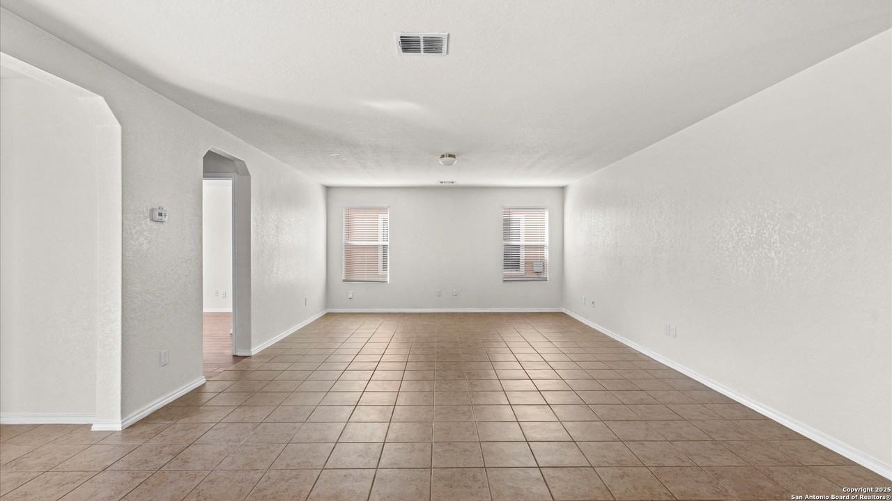 11842 Silver Coins - Photo 4 of 31