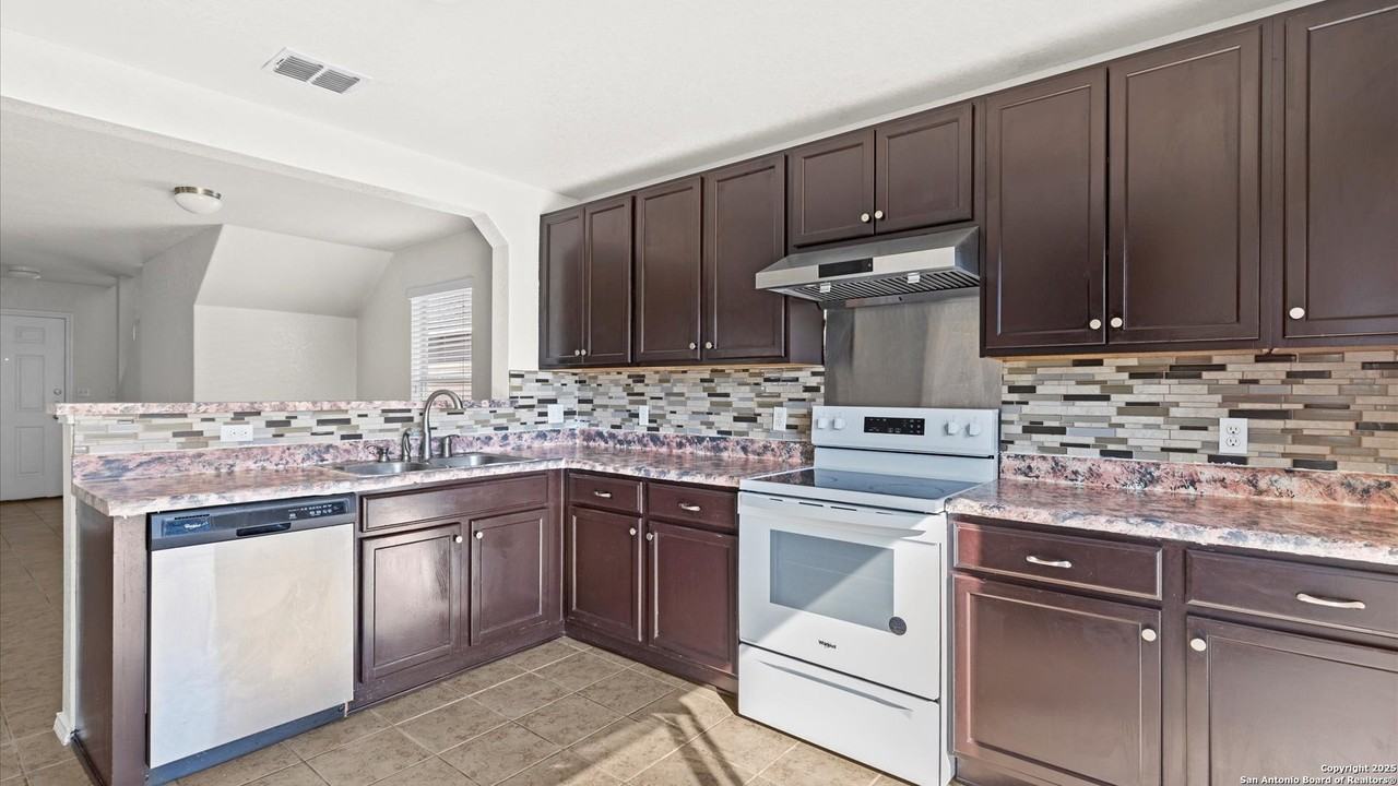 11842 Silver Coins - Photo 7 of 31