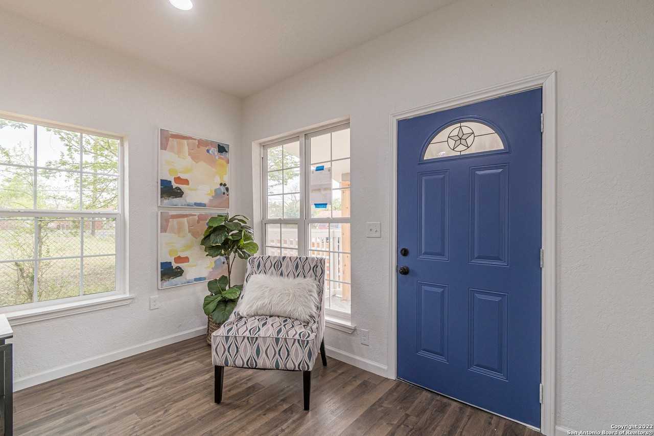 324 Bargas St - Photo 5 of 25