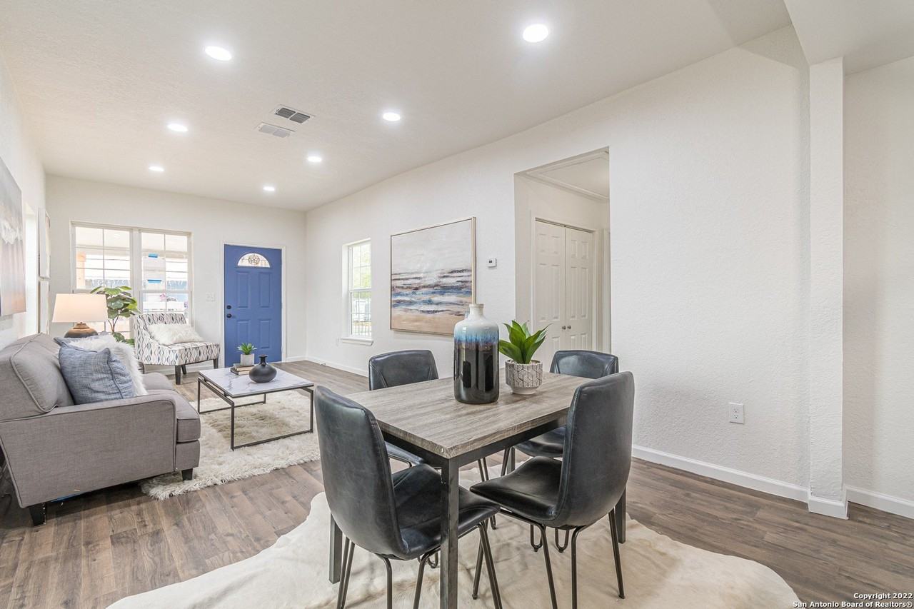 324 Bargas St - Photo 7 of 25