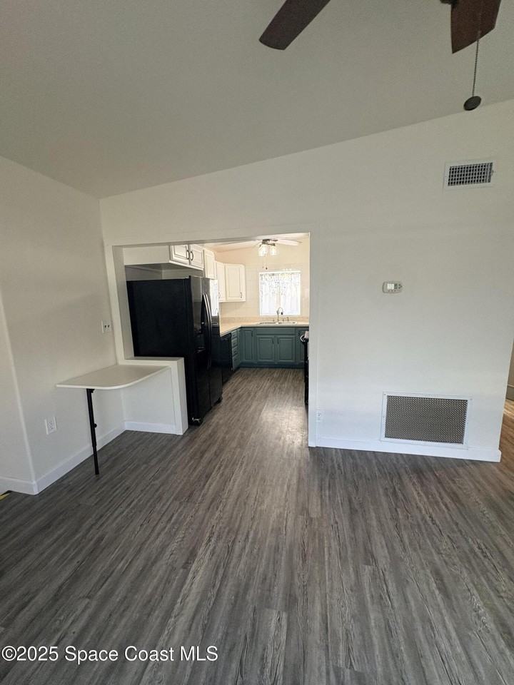 1217 Pinewood Dr - Photo 5 of 21