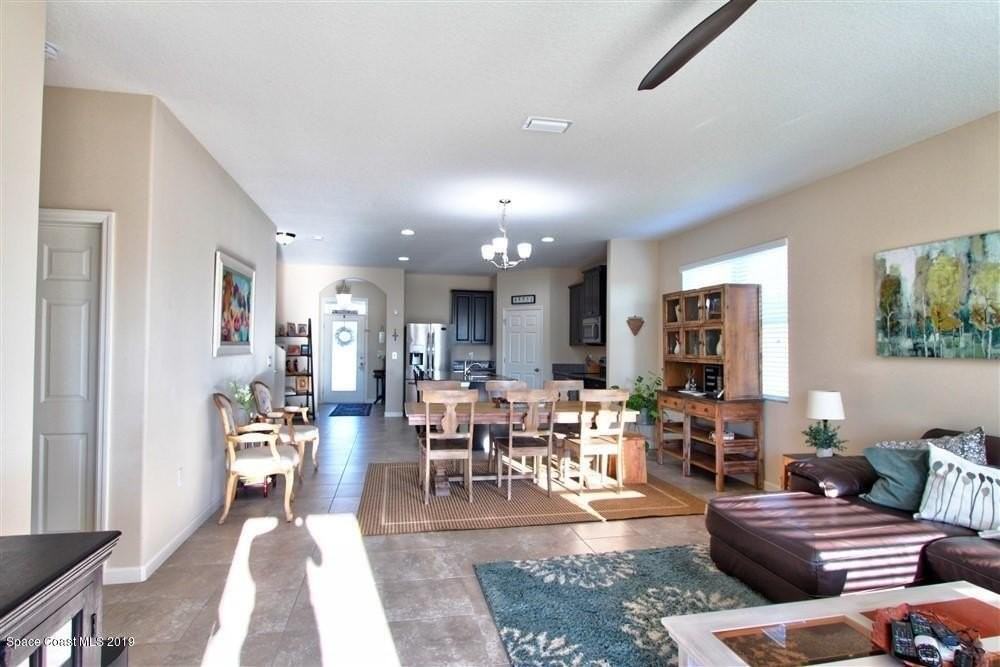 953 Musgrass Cir - Photo 4 of 32