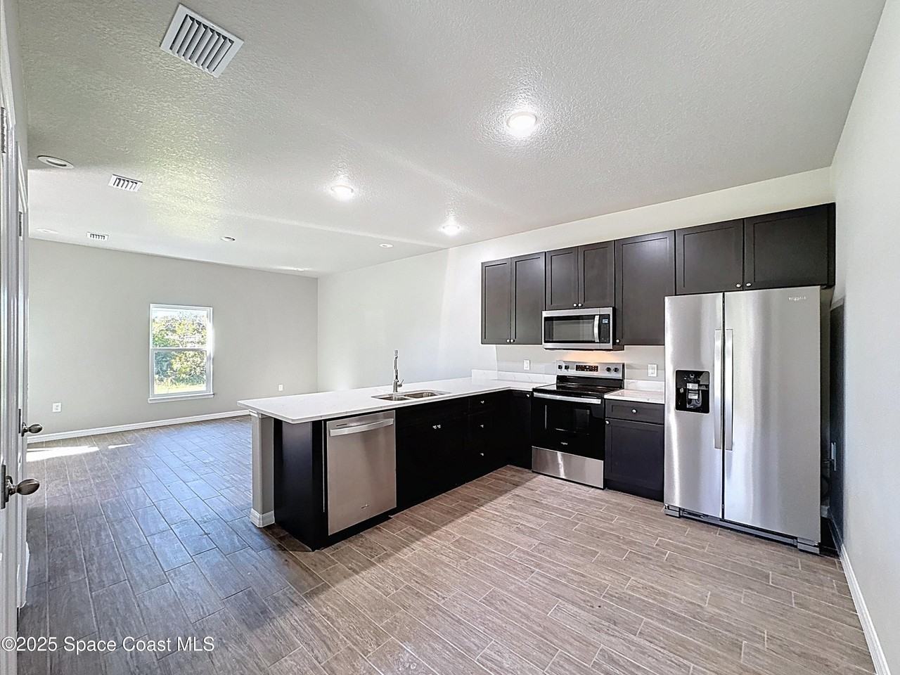 532 L M Davey Ln - Photo 2 of 21