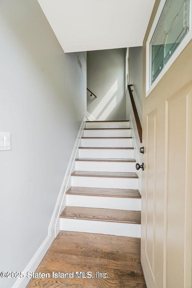 162 Edgegrove Ave Unit 2 #2 - Photo 2 of 16