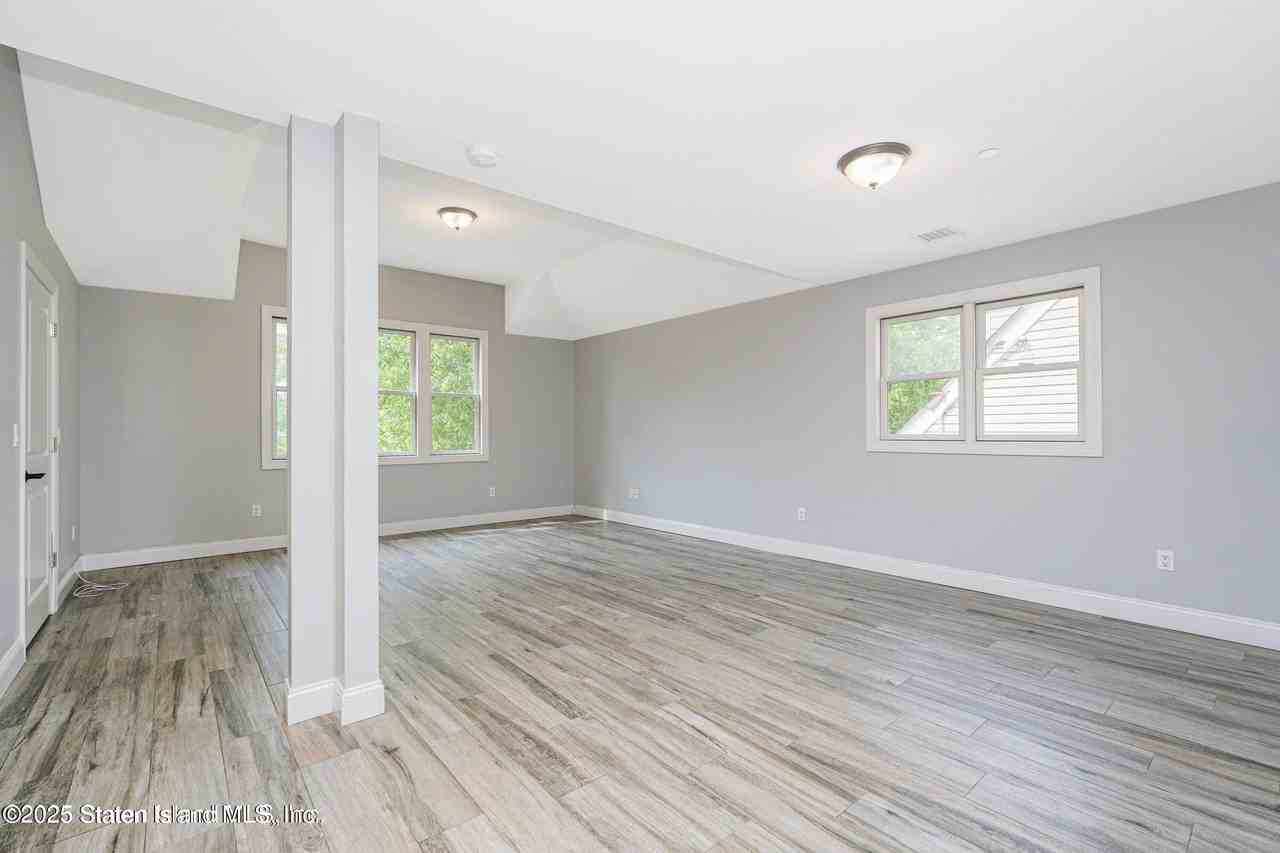 162 Edgegrove Ave Unit 2 #2 - Photo 7 of 16