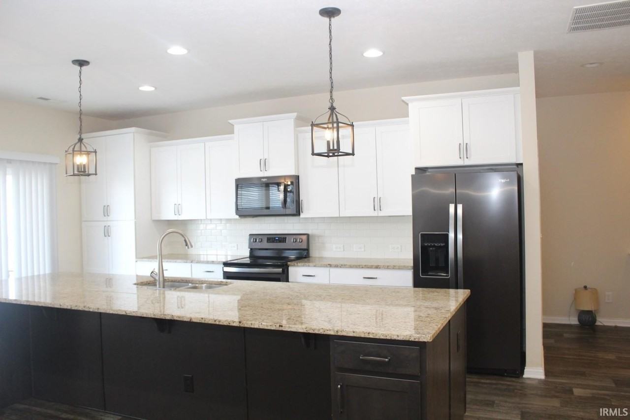 3187 Megan Dr - Photo 3 of 28