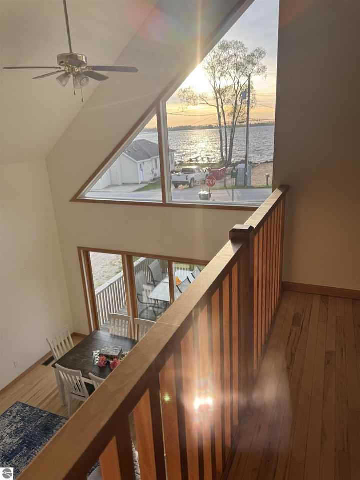 302 S Lake Dr - Photo 6 of 12