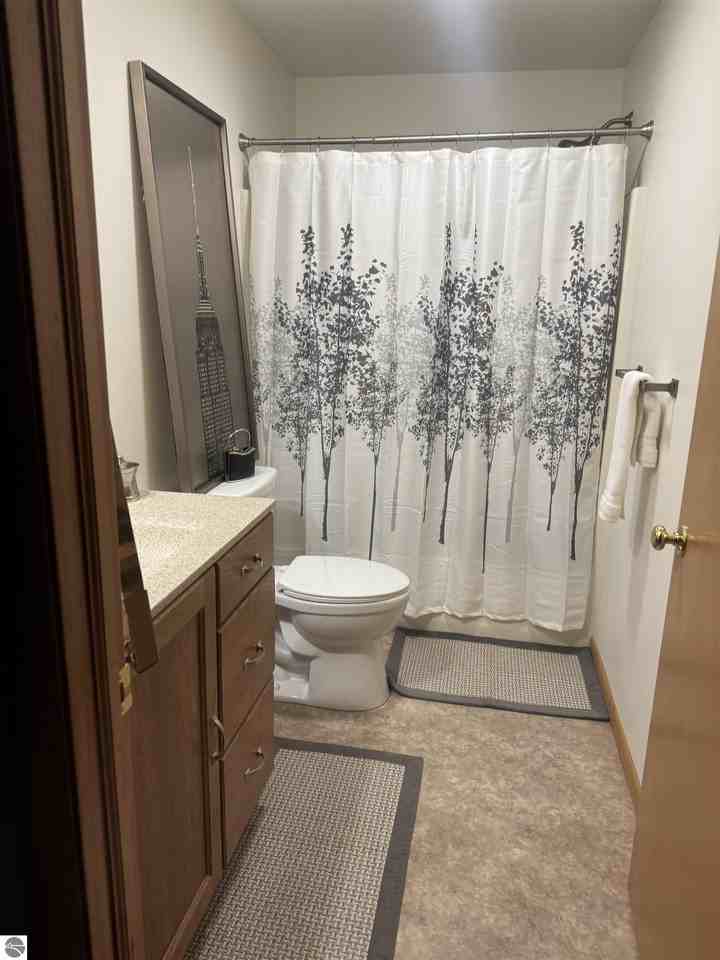 302 S Lake Dr - Photo 7 of 12