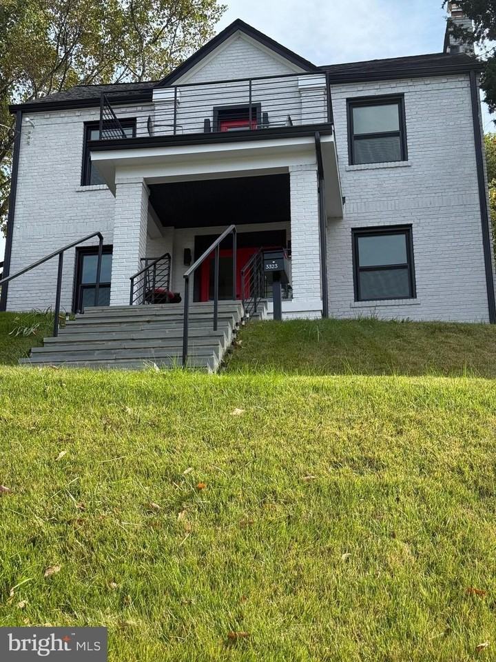 3323 Carpenter St Se - Photo 2 of 34