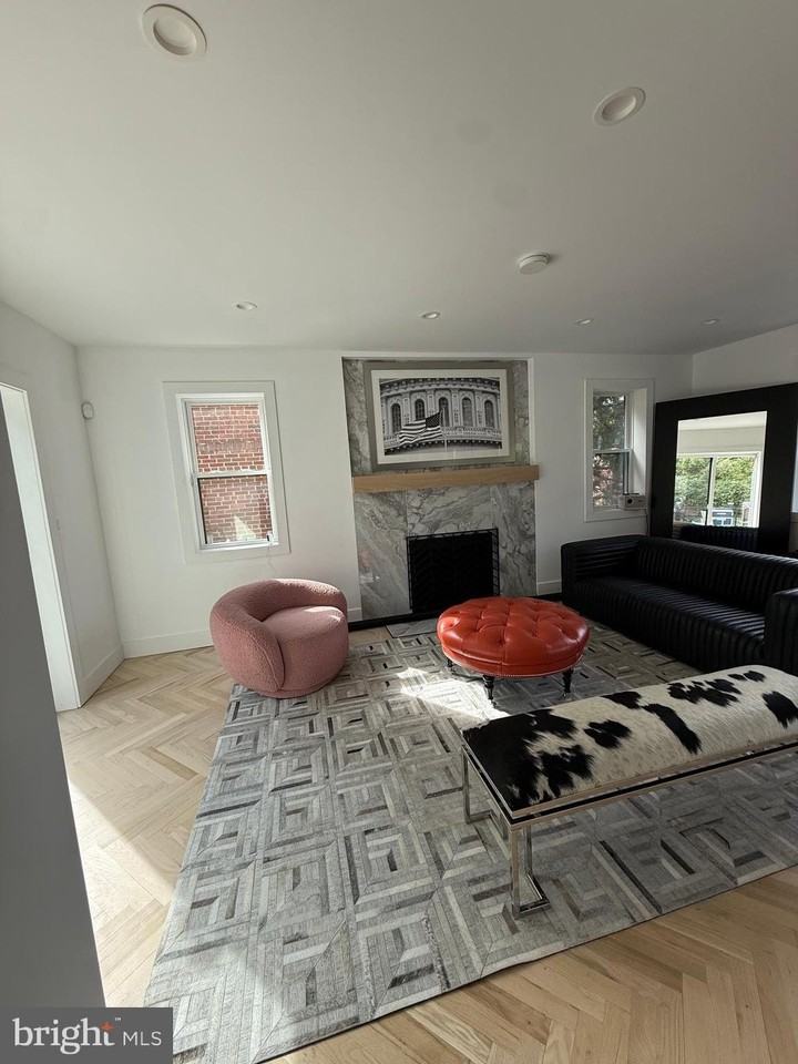 3323 Carpenter St Se - Photo 4 of 34