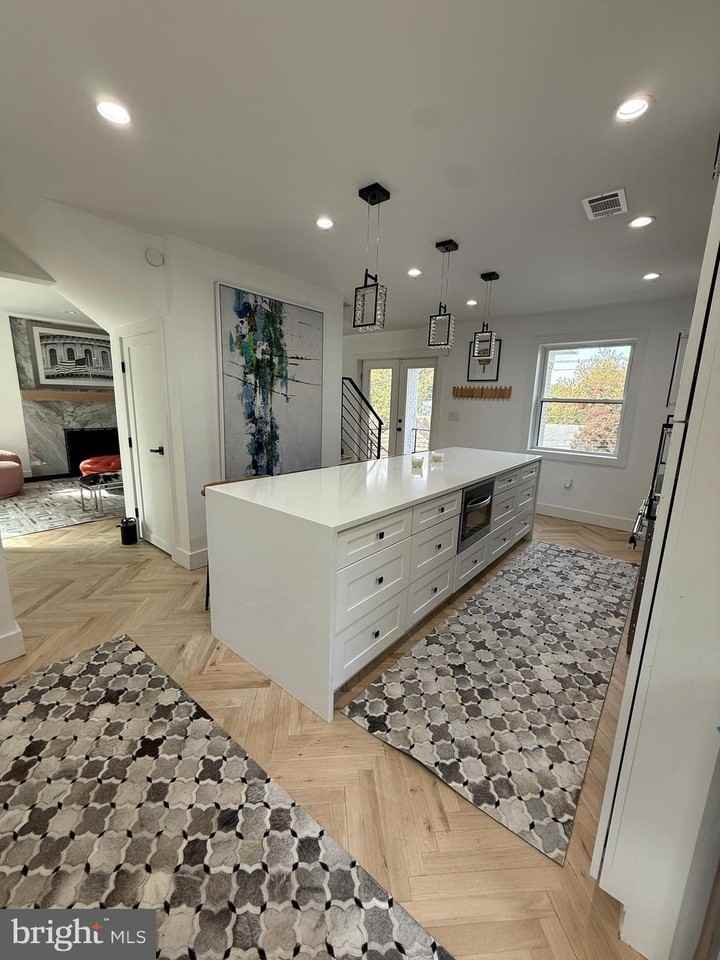 3323 Carpenter St Se - Photo 7 of 34