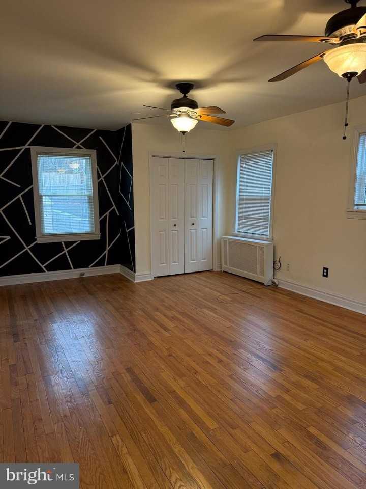 2211 32nd Pl Se - Photo 3 of 17