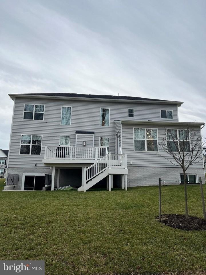 11610 Wynnifred Pl - Photo 2 of 50