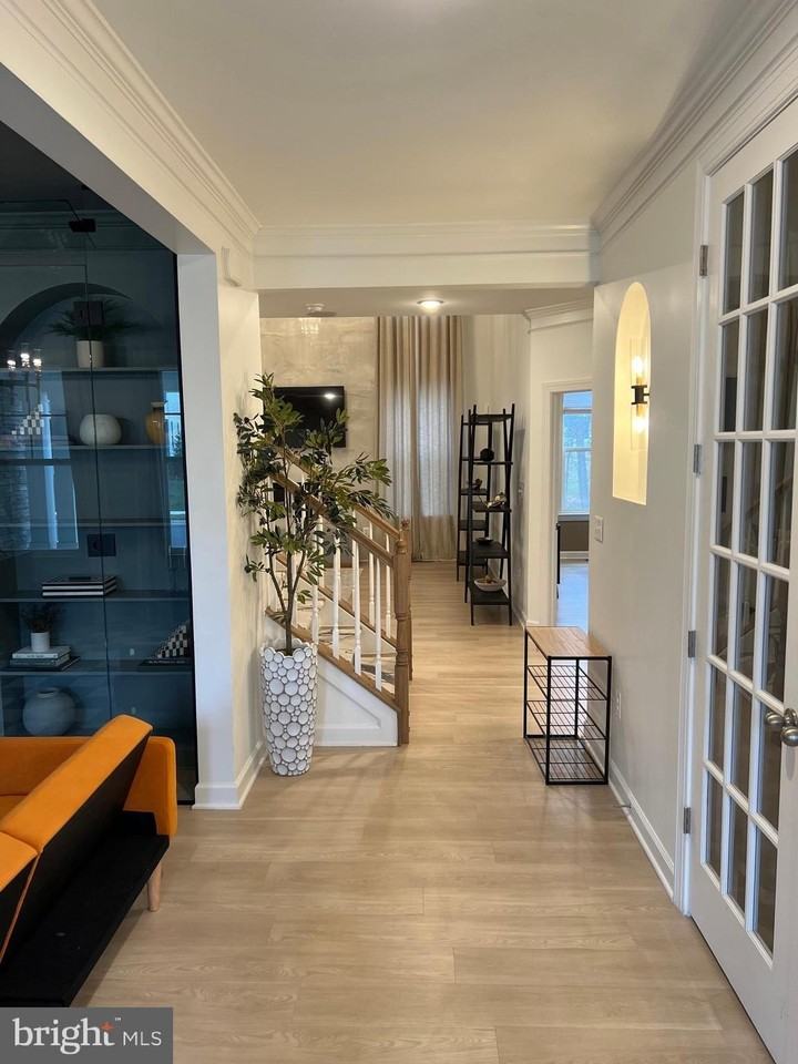 11610 Wynnifred Pl - Photo 3 of 50