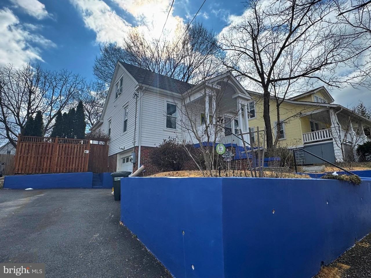 3211 Varnum St - Photo 3 of 39