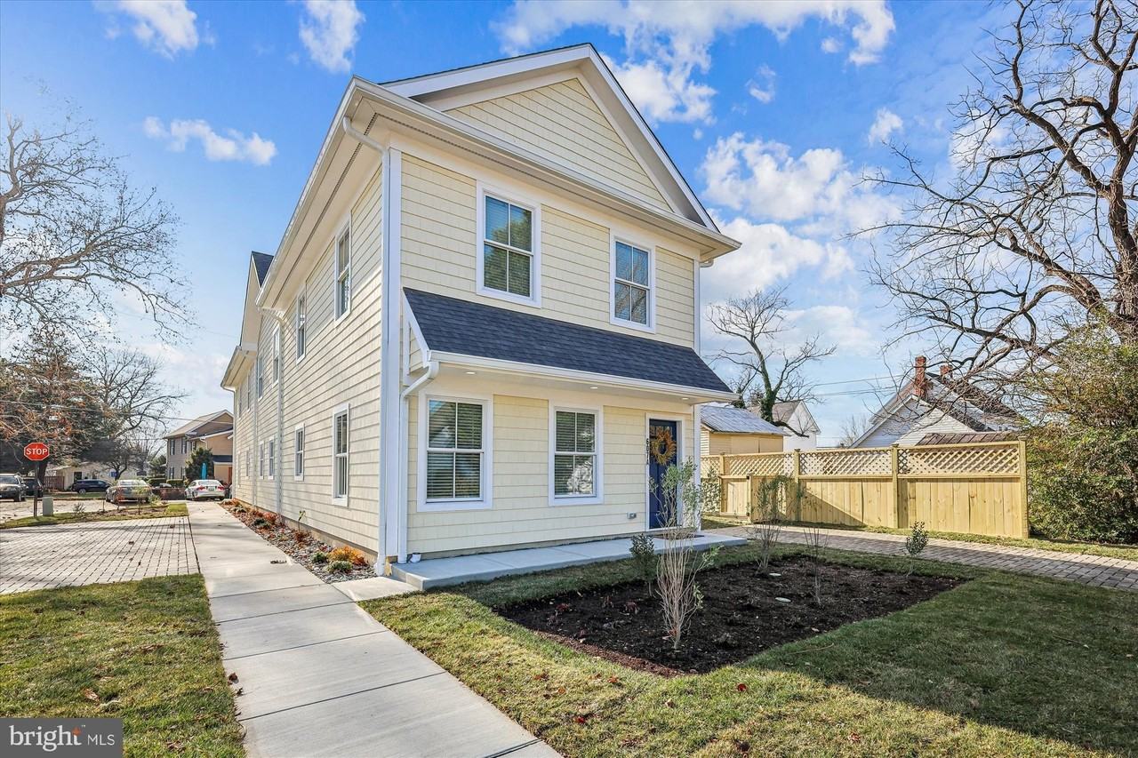 607A North St - Photo 4 of 34