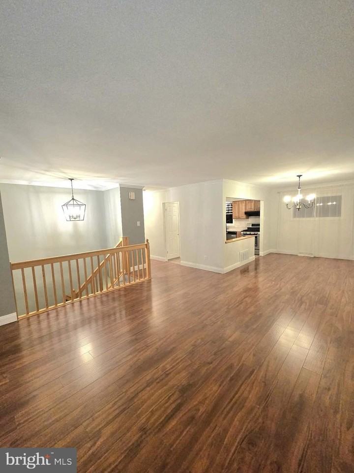 30 Clark Dr - Photo 2 of 14