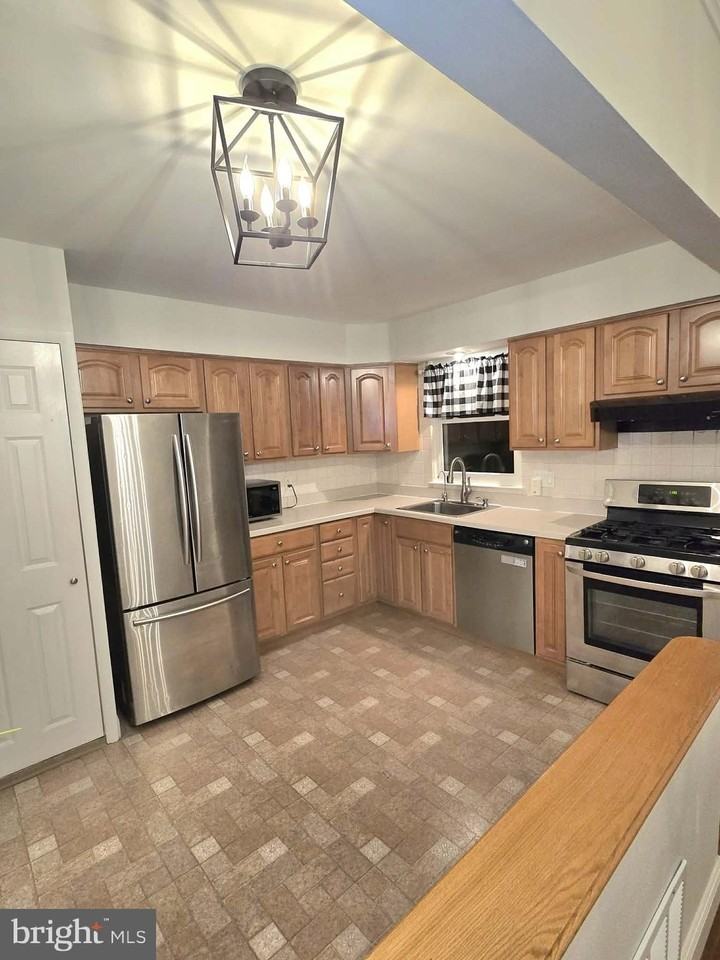 30 Clark Dr - Photo 4 of 14