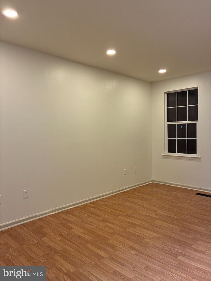 46 Reading Ave - Photo 6 of 23