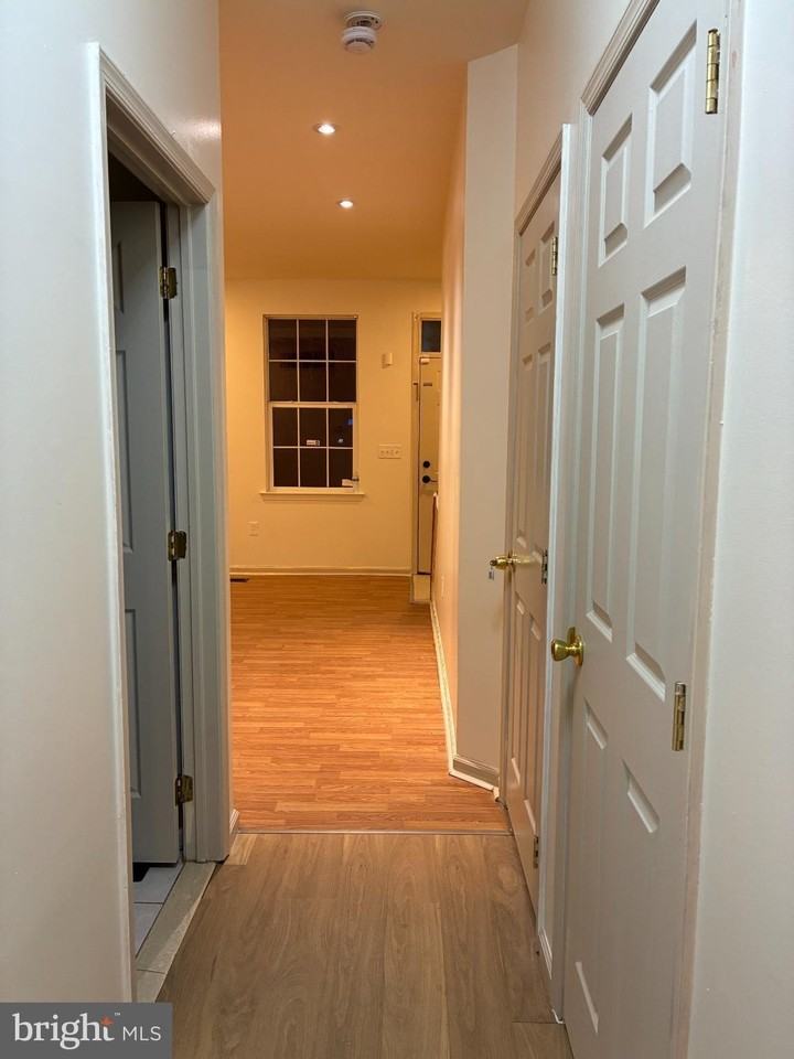 46 Reading Ave - Photo 7 of 23