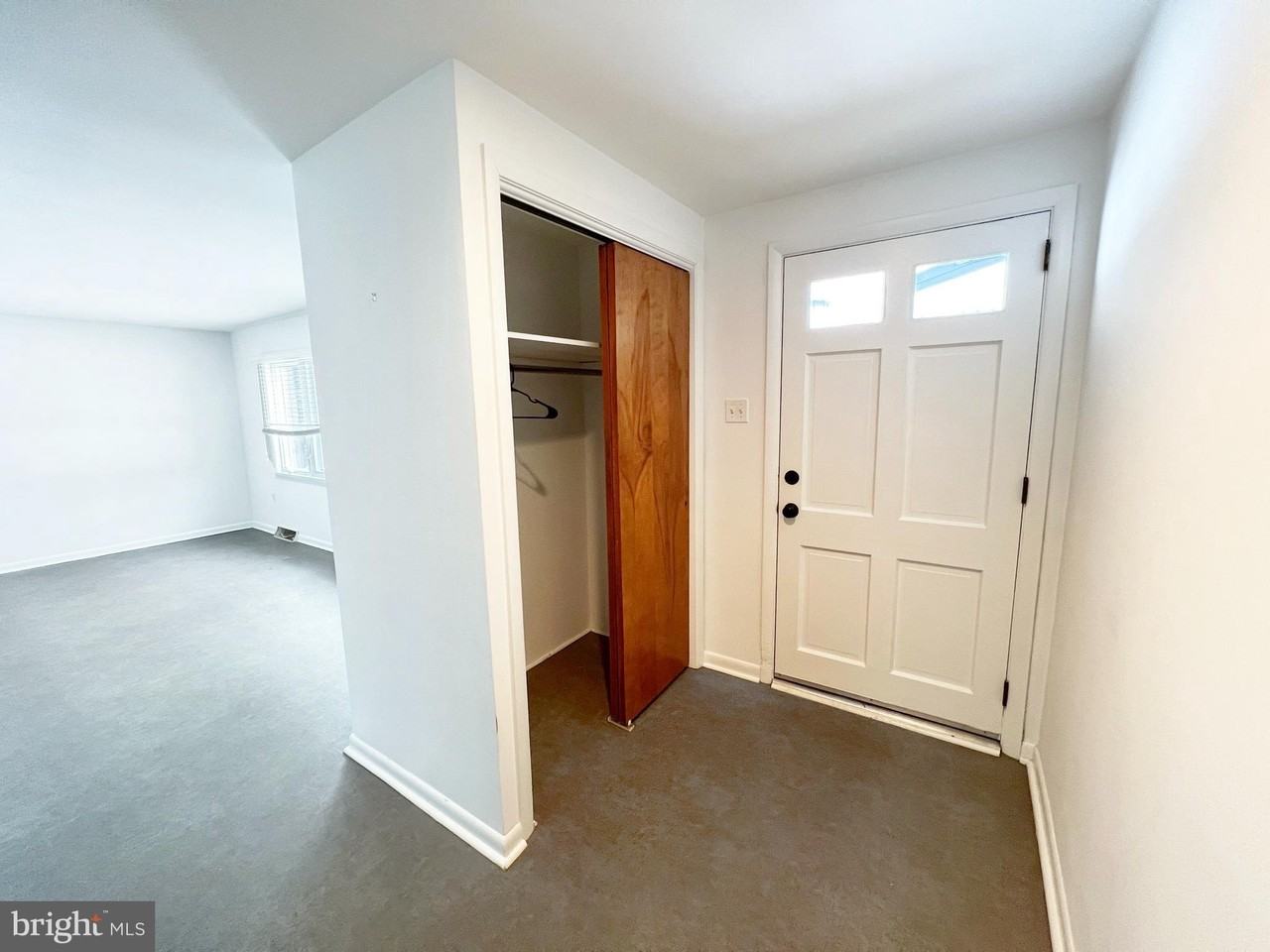 450 Linden Ave - Photo 3 of 38