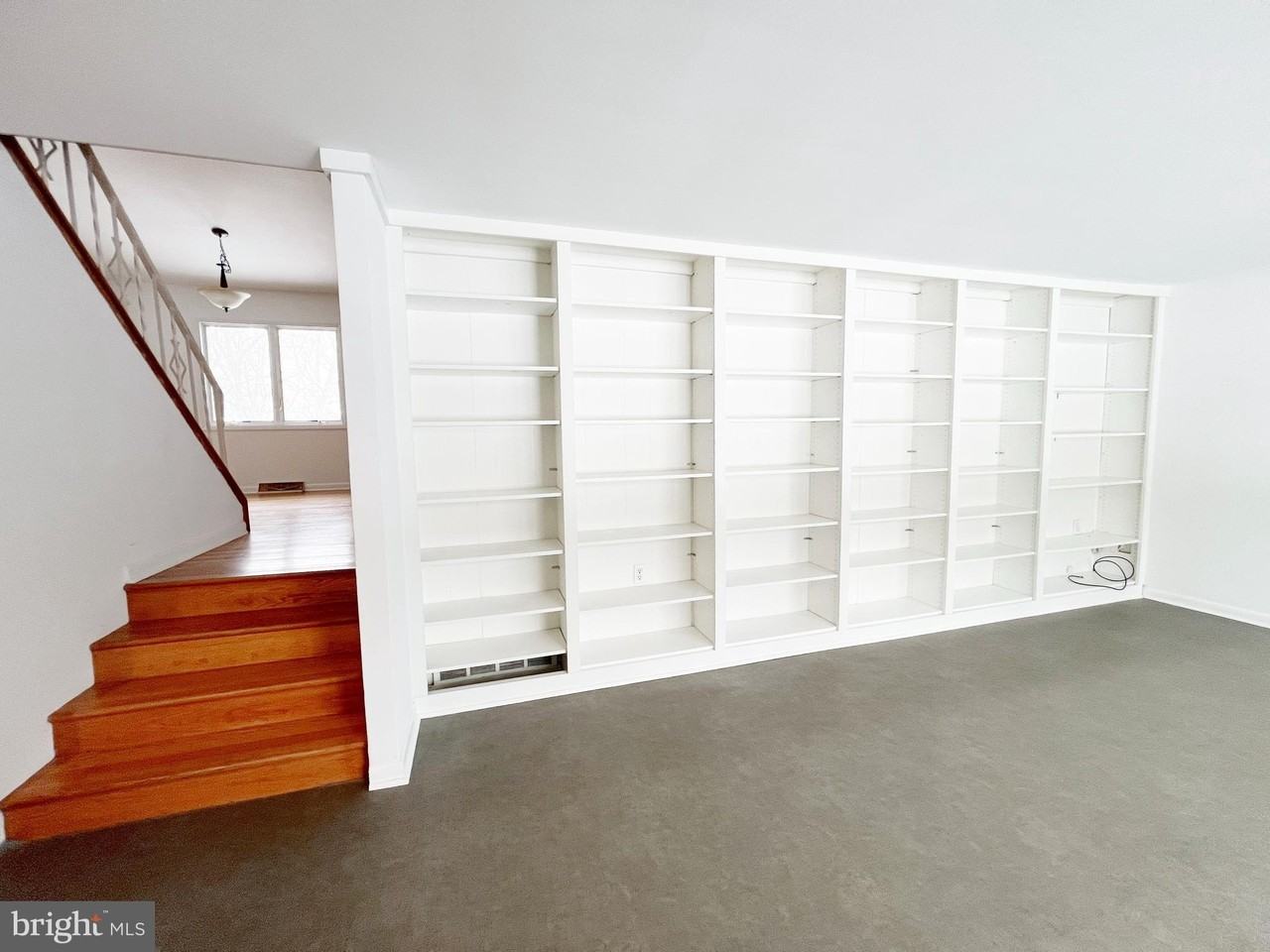 450 Linden Ave - Photo 5 of 38