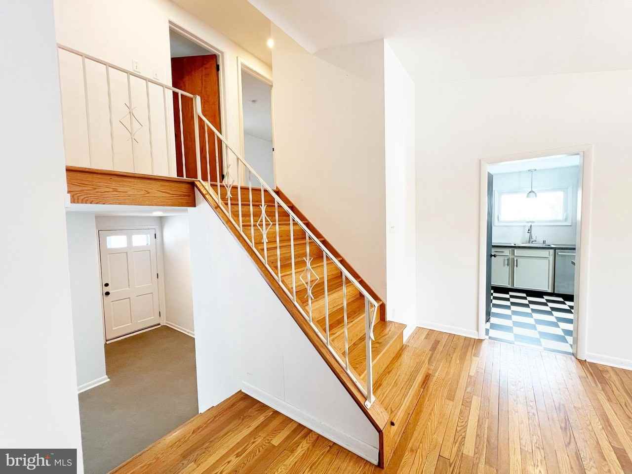 450 Linden Ave - Photo 7 of 38