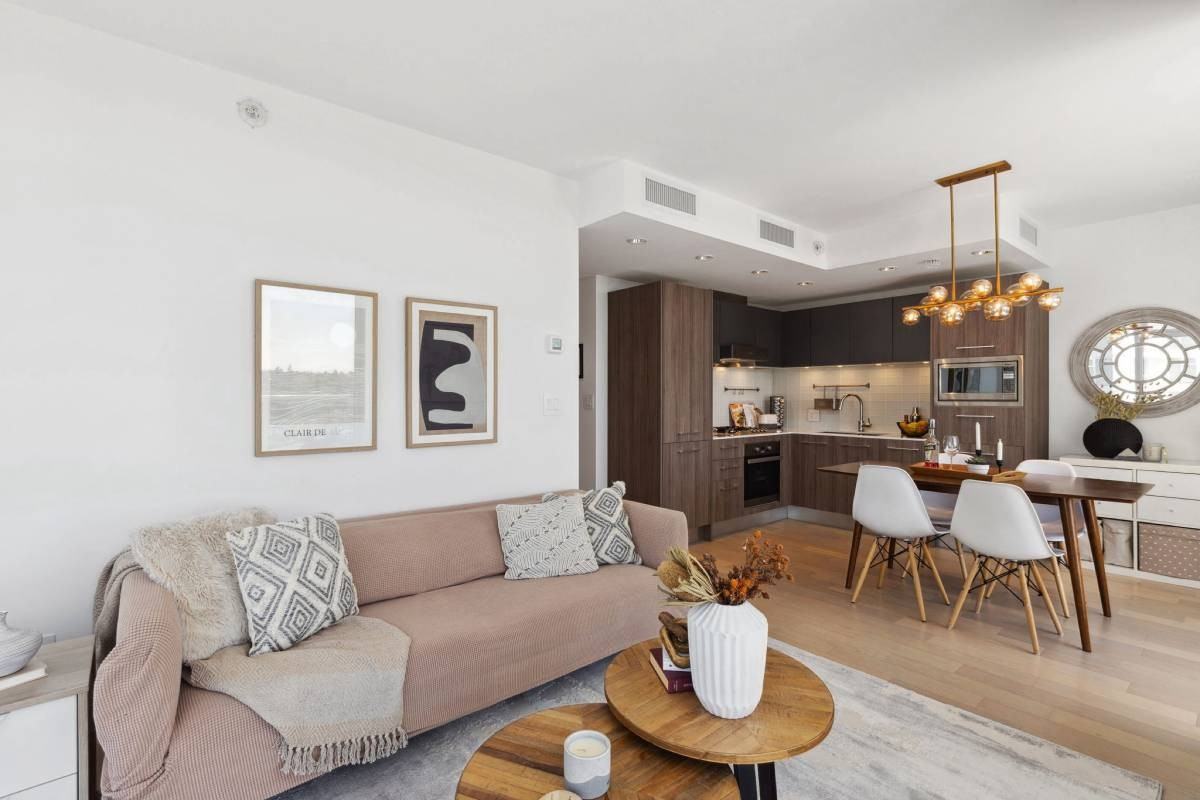 Kingsway & Gladstone St #1610 - Photo 2 of 24