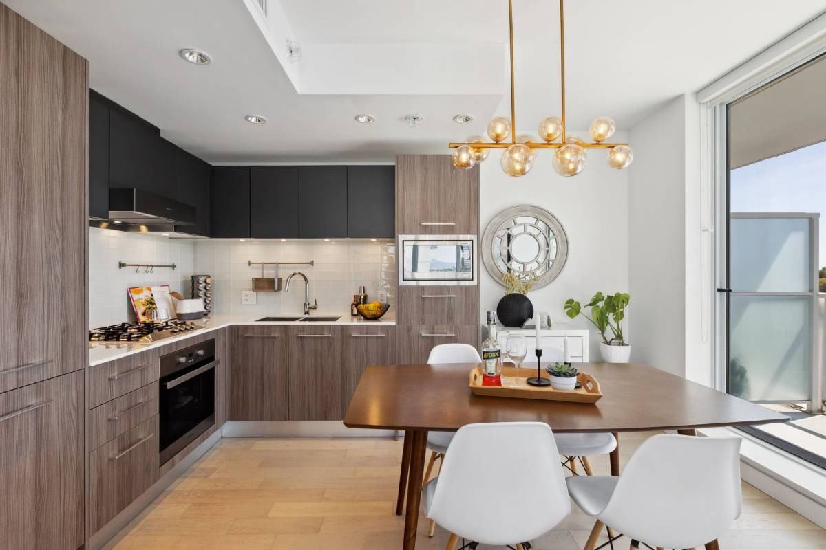 Kingsway & Gladstone St #1610 - Photo 4 of 24