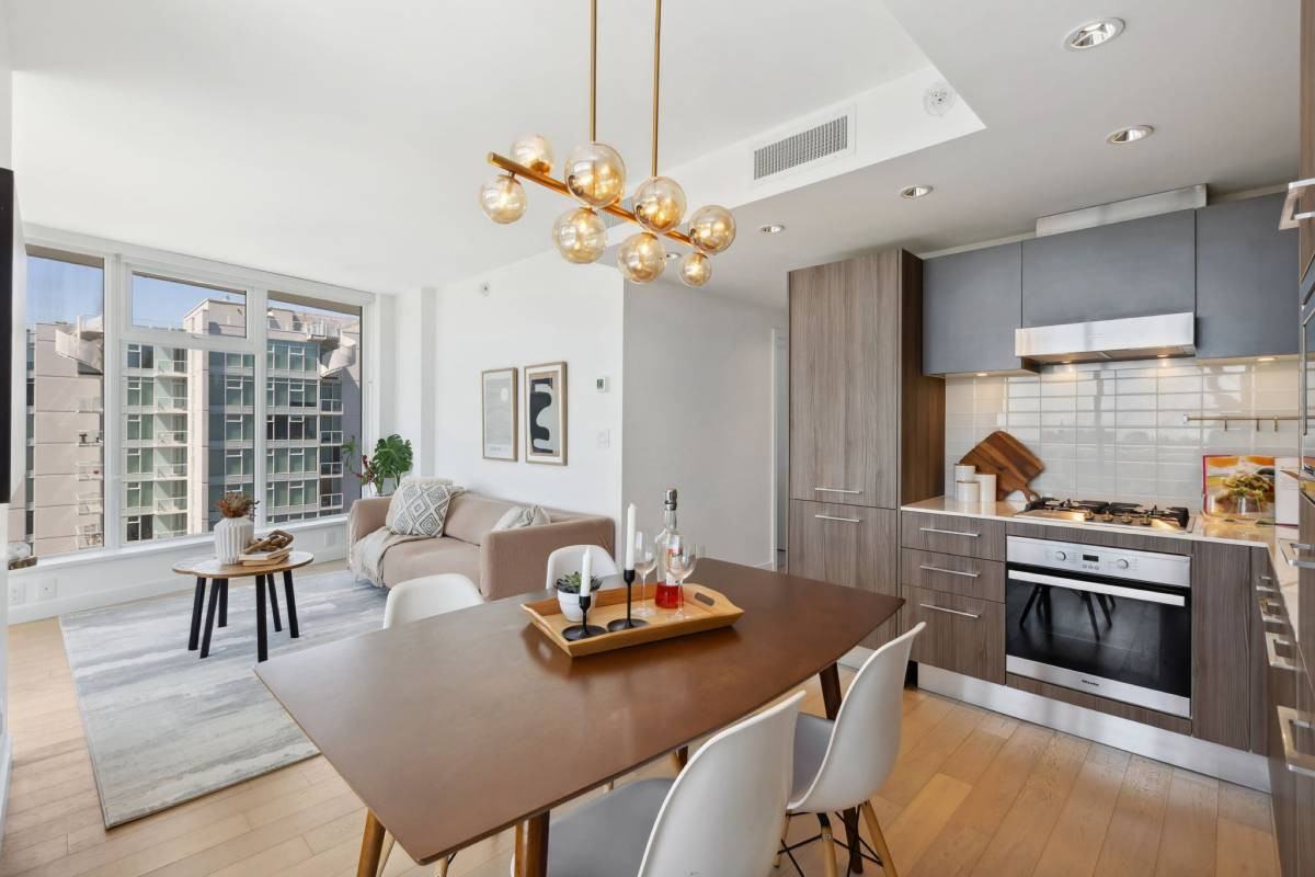 Kingsway & Gladstone St #1610 - Photo 6 of 24