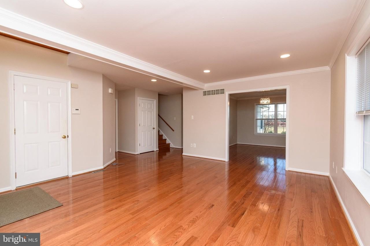 521 Dogwood Dr - Photo 4 of 25