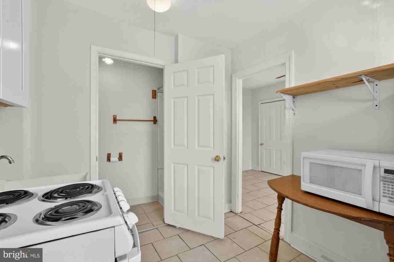 2536 Amber St Unit 3f #3F - Photo 6 of 12