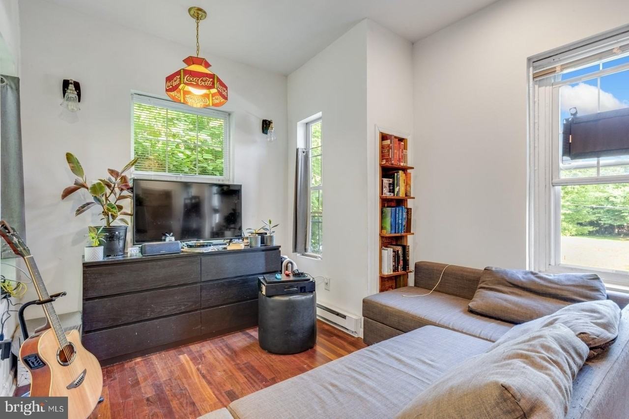 618 N 40th St Apt 2 #2 - Photo 5 of 11