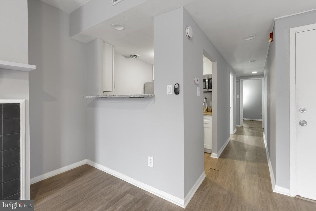 160 Richmond St Apt 3 #3 - Photo 7 of 25