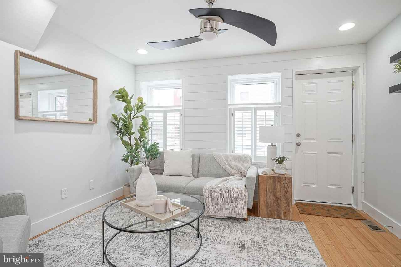 2111 Manton St - Photo 2 of 37