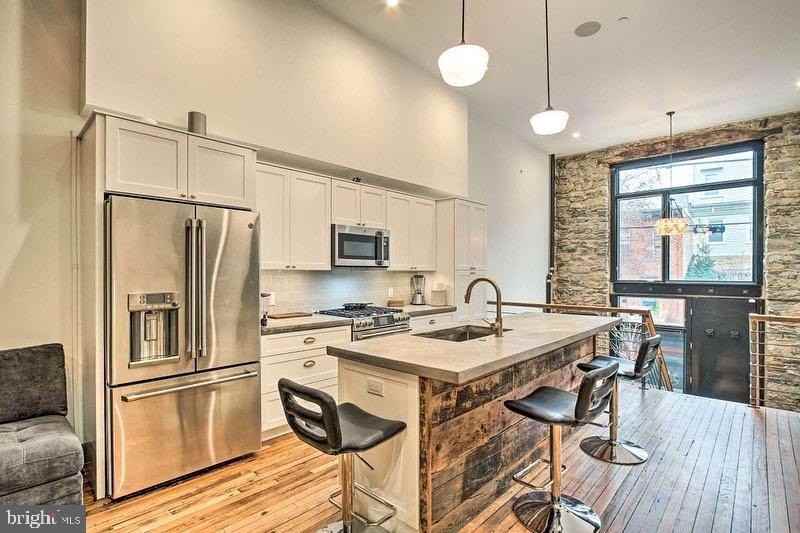 2128 E Firth St - Photo 2 of 21