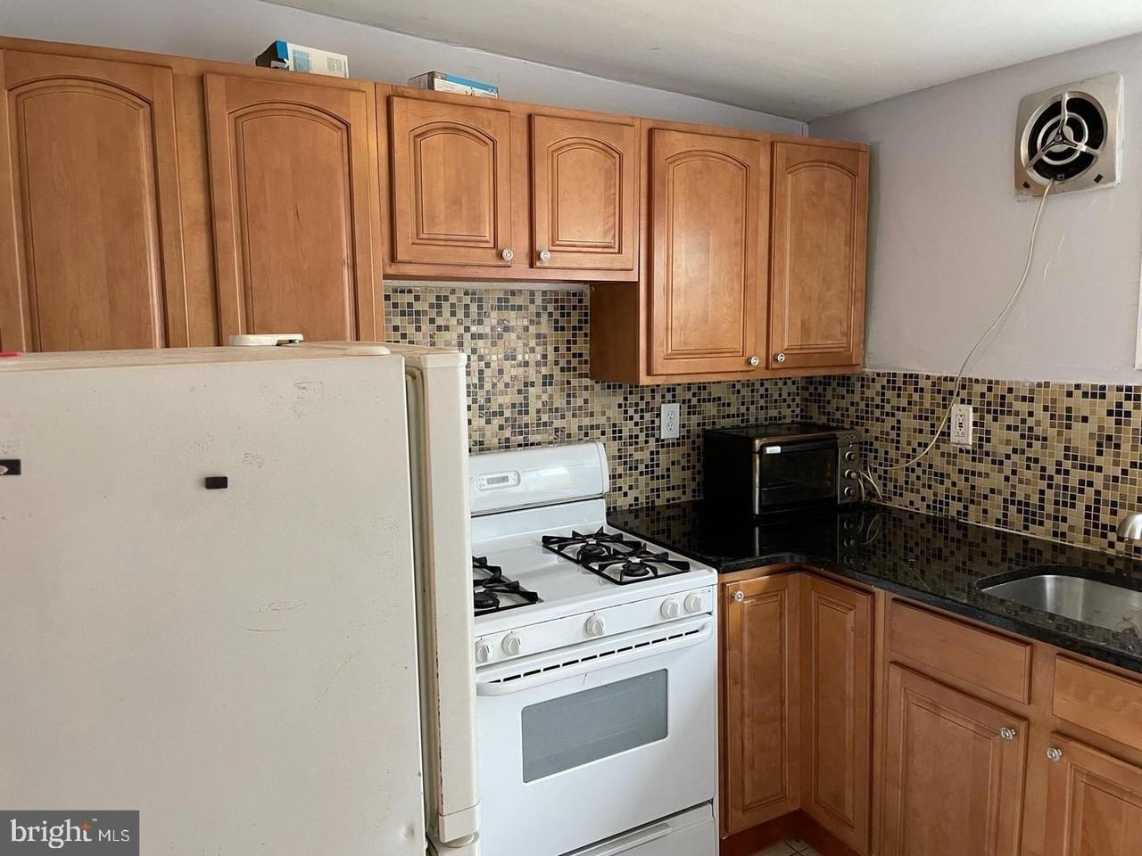 2509 E Monmouth St - Photo 7 of 28