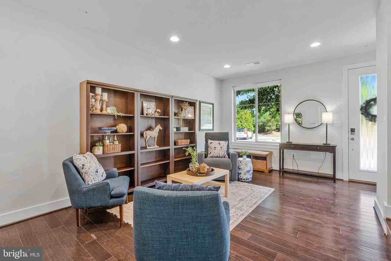 4810 Garden View Ln - Photo 2 of 50