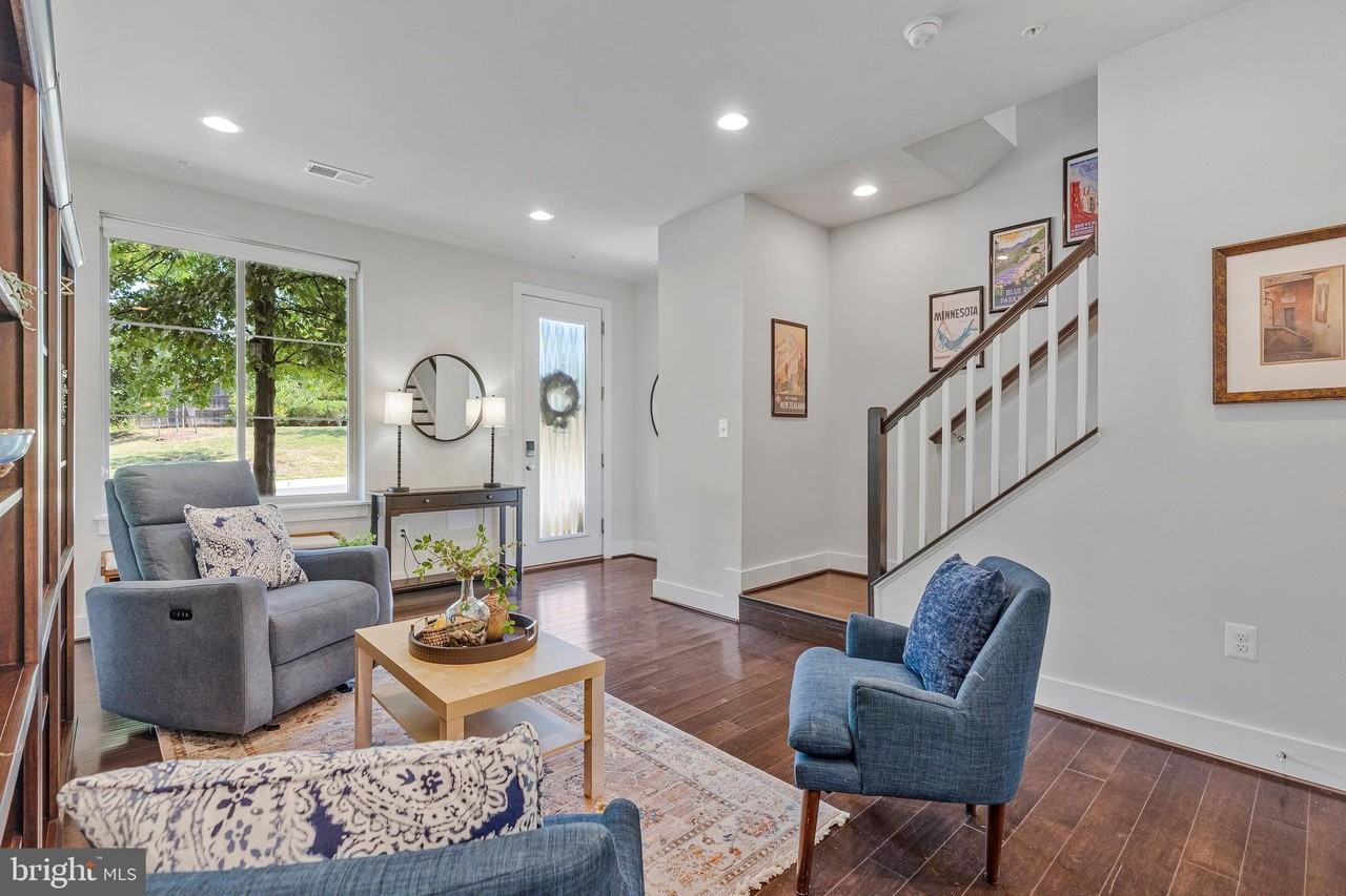 4810 Garden View Ln - Photo 3 of 50