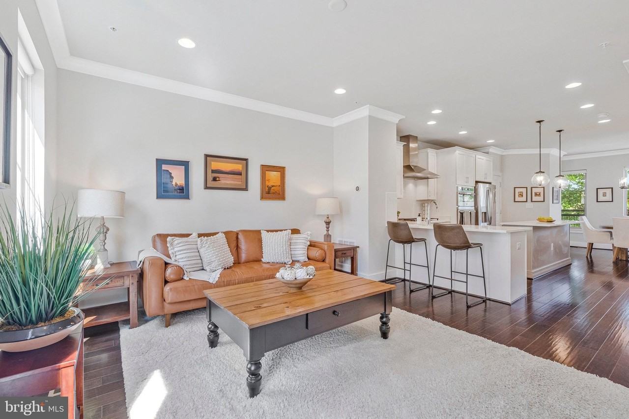 4810 Garden View Ln - Photo 5 of 50