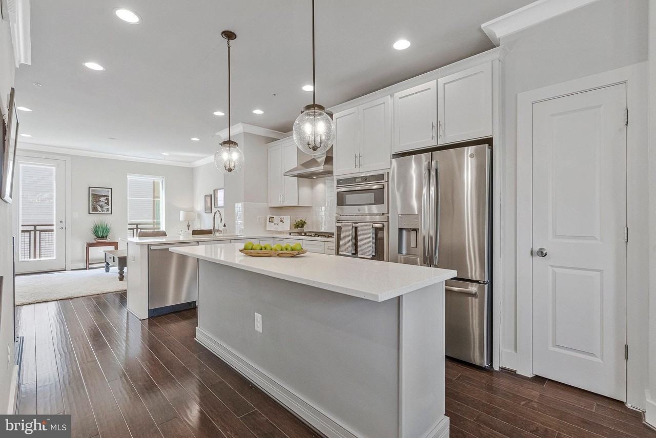 4810 Garden View Ln - Photo 6 of 50