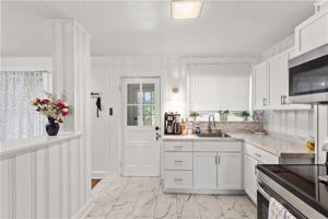 featured image of 476 Providence St ##1