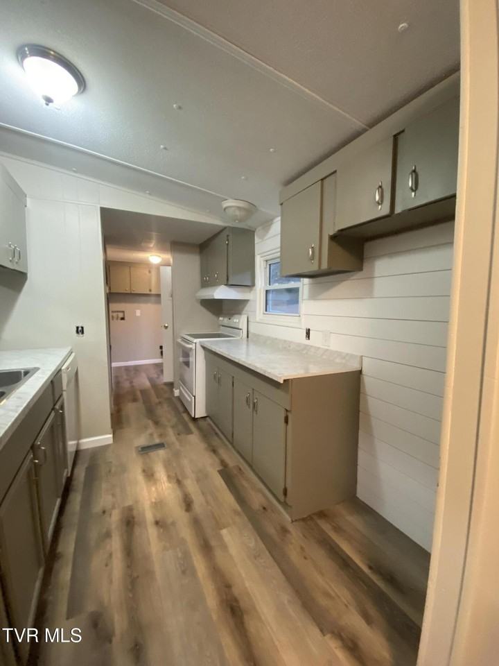 1185 Midway Rd - Photo 6 of 11